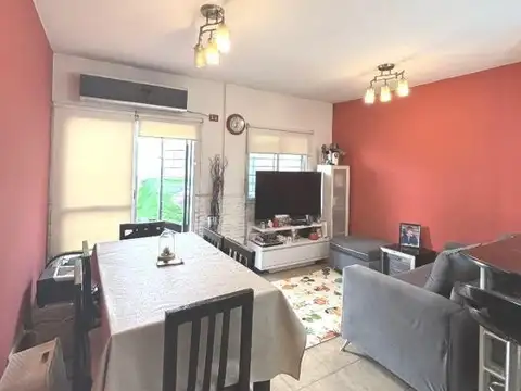 Depto Tipo Casa 2 ambientes con 1 baño