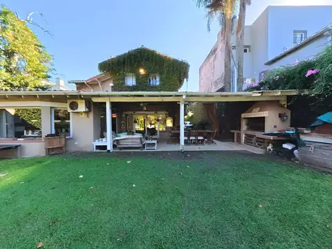 Roque Saenz Peña al 600 San Isidro