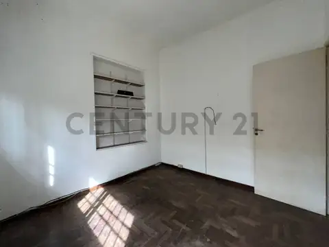 Farias 1400, Piso 0