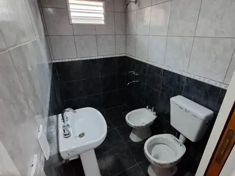 PH 2 AMBIENTES C PATIO ALQUILER GUILLON A ESTRENAR