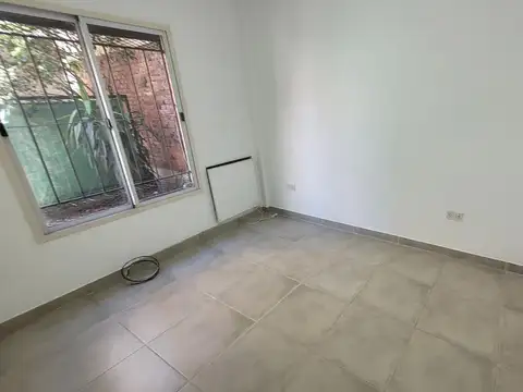 Departamento en planta baja - Morón