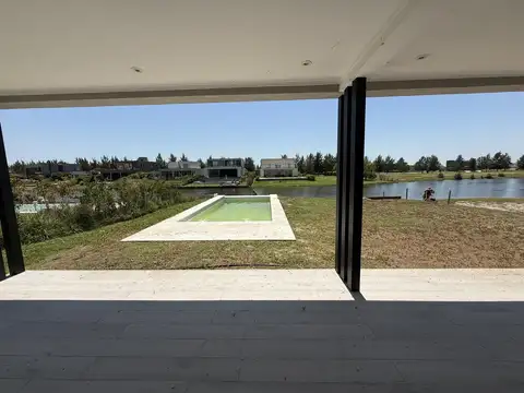 CASA - VENTA - EL NAUDIR - ETAPA 1 - LOTE AL AGUA - A ESTRENAR