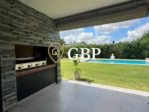 Casa 4 ambientes con 4 baños