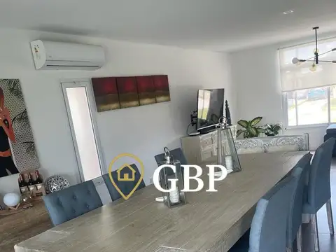 Casa 4 ambientes con 4 baños