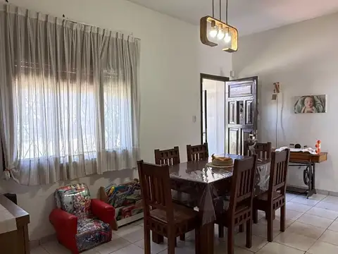 Casa 4 ambientes con 1 baño