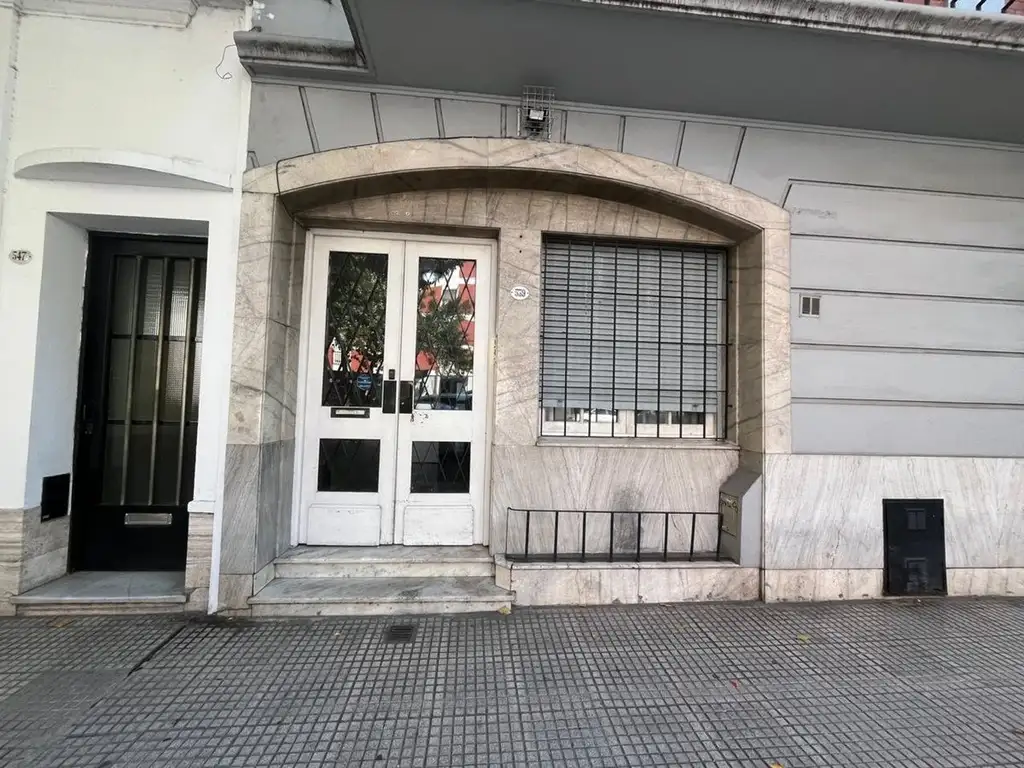 Avenida Juan Bautista Alberdi 500
