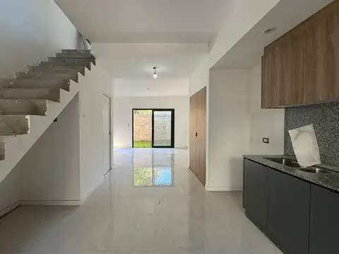 Departamento Duplex 2 dormitorios venta la florida