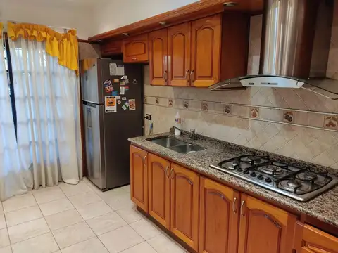 Casa en Alquiler con 1 cochera