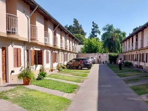 Julio Besada 7900