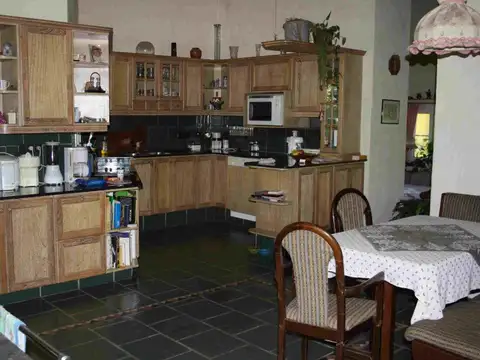 Casa de campo con con salida al río.