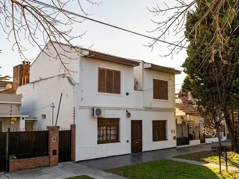 PH 3 Amb. Reciclado a Nuevo c/ Patio e Interiores - Chacabuco 700, Banfield