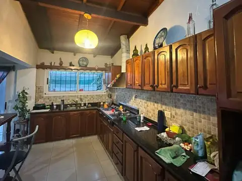CASA 4 AMBIETES ,DE CATEGORIA.