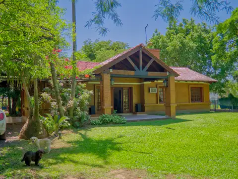 Casa con gran parque en Villa Monte Alto