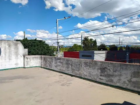 Casa 6 ambientes con 3 baños