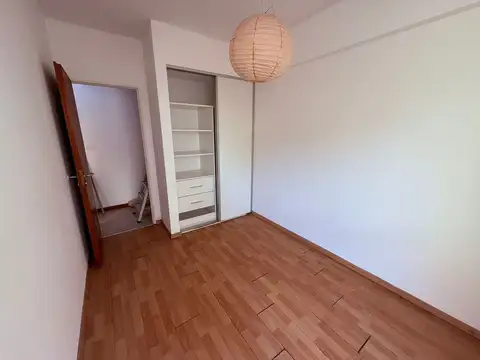 Departamento en Alquiler en Bernal, $ 580.000