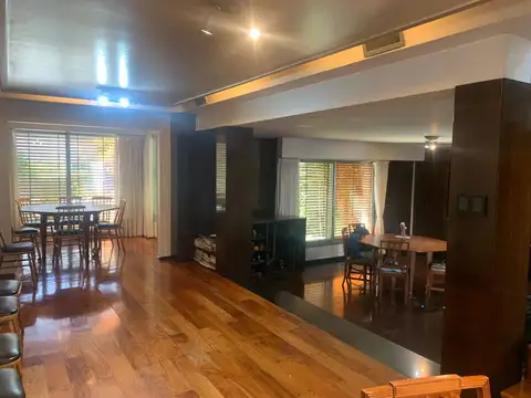 HERMOSA CASA DE CATEGORÍA 4 AMBIENTES EN VENTA EN SAN MARTÍN CENTRO