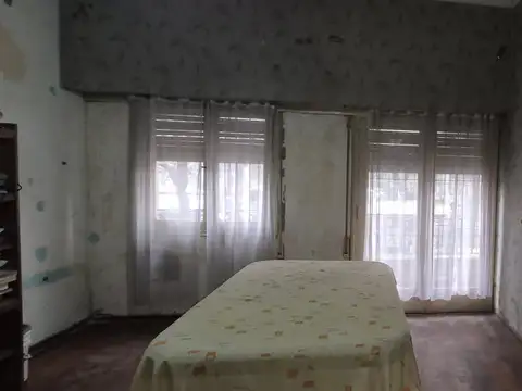 Depto Tipo Casa en Venta 80 años