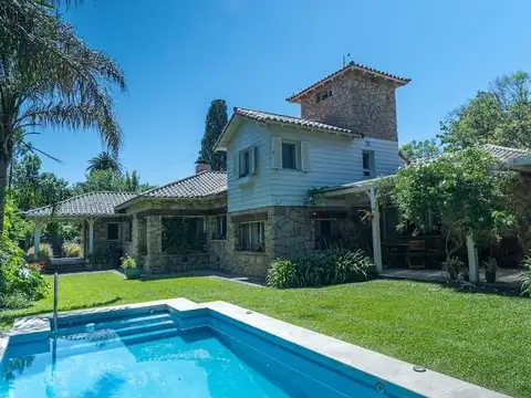 Casa en Venta   Lomas Jockey 4 dormitorios