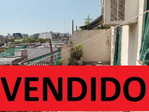 3 Ambientes al frente con gran balcon aterrazado