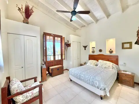 Casa en Venta con 3 cocheras