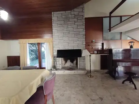 Casa 5 ambientes con 3 baños