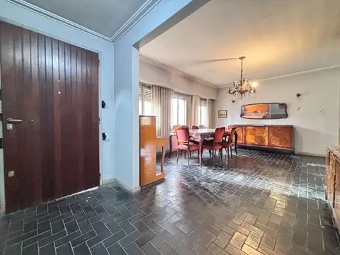 Casa 5 ambientes con 1 baño