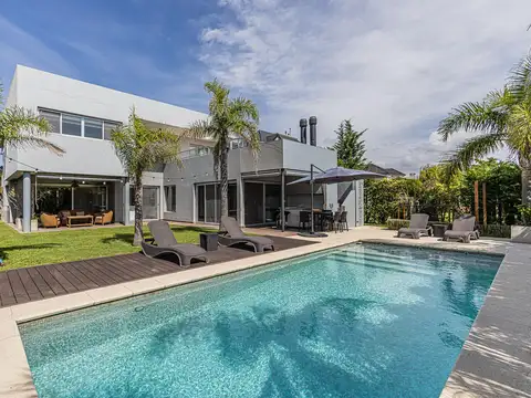 Casa 6 ambientes con 3 baños