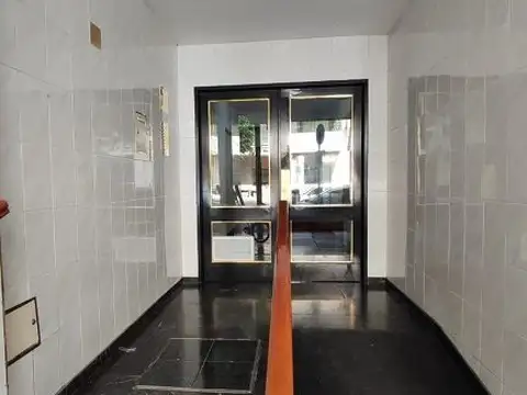 Teniente General Eustoquio Frías 500, Piso 2