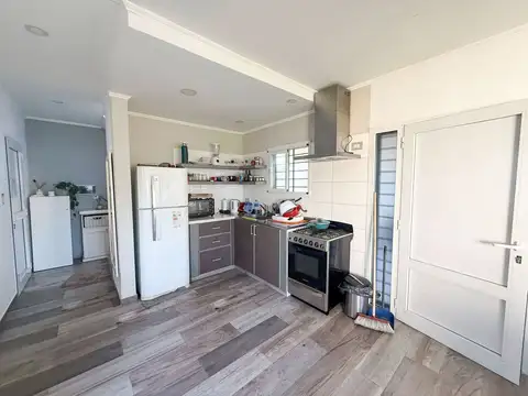 CASA EN VENTA EN PERGAMINO CON PATIO