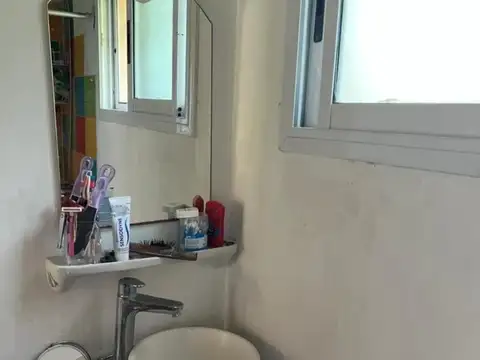 Casa 2 ambientes con 1 baño
