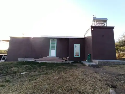 Casa 2 ambientes con 2 baños