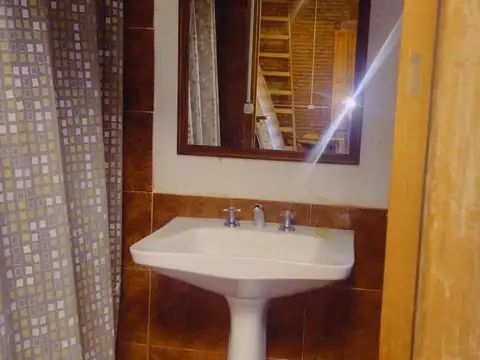 Casa 2 ambientes con 1 baño