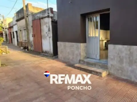 Se alquila local en av. guemes al 300 catamarca