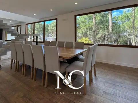 Casa 5 ambientes con 4 baños