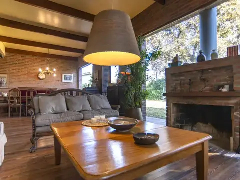 Casa 5 ambientes con 3 baños