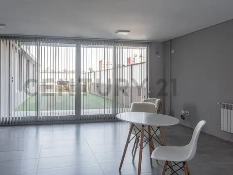 Paraguay 2100, Piso 2