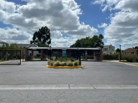Santo Tomas, Mariano Acosta al 3000