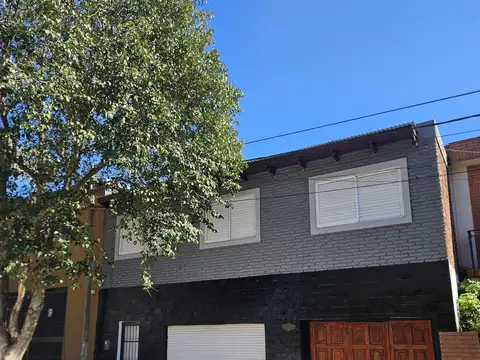 DLos Aromos 170, reciclado nuevo, 1 dormitorio c/ garage o local, patio con asadorepartamento