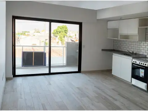 Av. Pte. Perón 2200, Piso 1