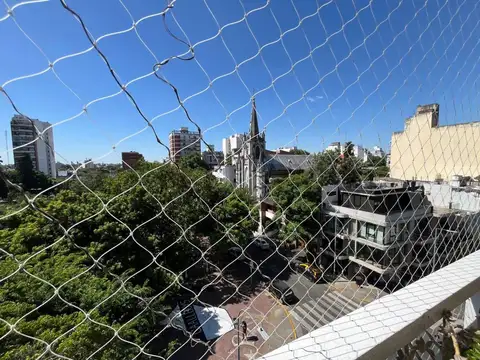 Alquiler – Departamento 4 ambientes con dependencia y balcón al frente en Floresta