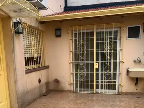 Depto Tipo Casa en Alquiler de 1 dormitorio