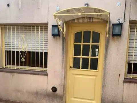 Depto Tipo Casa 2 ambientes con 1 baño