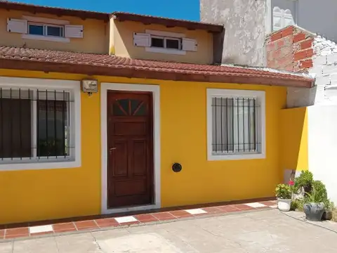 CHALET CUATRO AMBIENTES EN PH - TODOS LOS SERVICIOS CONECTADOS