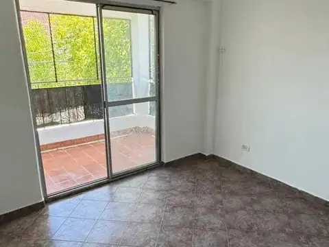 PH en venta - 2 Dormitorios 1 Baño - Ramos Mejía