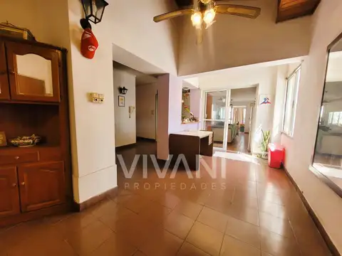 Venta de 2 CASAS  - 63 entre 20 y 21 - La Plata  Ideal 2 familias o institucion