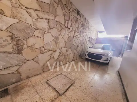 Venta de 2 CASAS  - 63 entre 20 y 21 - La Plata  Ideal 2 familias o institucion