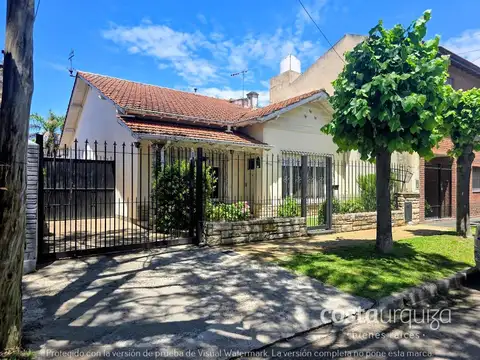 Casa en San Isidro 3 dormitorios,  jardín y parrilla