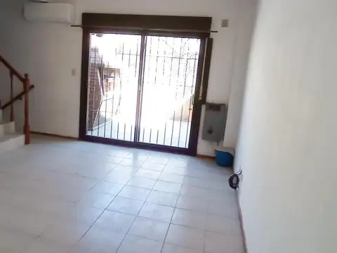 Casa en Alquiler en Floresta, $ 850.000