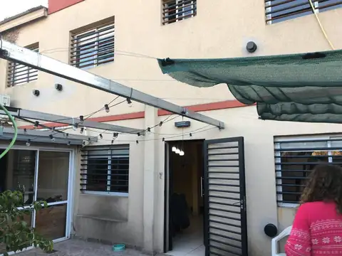 Depto Tipo Casa en Venta de 4 ambientes