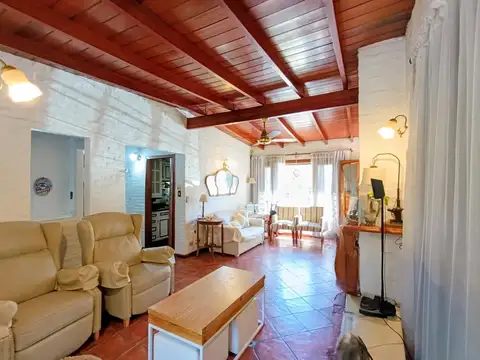 Casa en Venta con 1 cochera